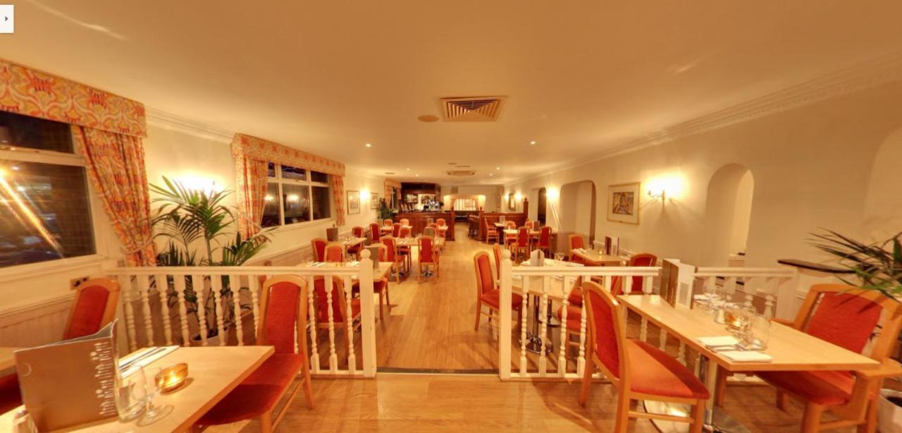 Consort Hotel Родъръм Екстериор снимка